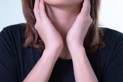 New COVID Variant ‘Nimbus’ Triggers Panic With ‘Razor Blade Throat’ Symptom