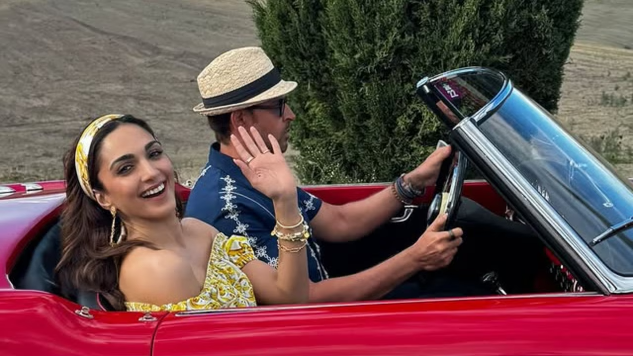 Kiara Advani's Stunning Looks in War 2 Song