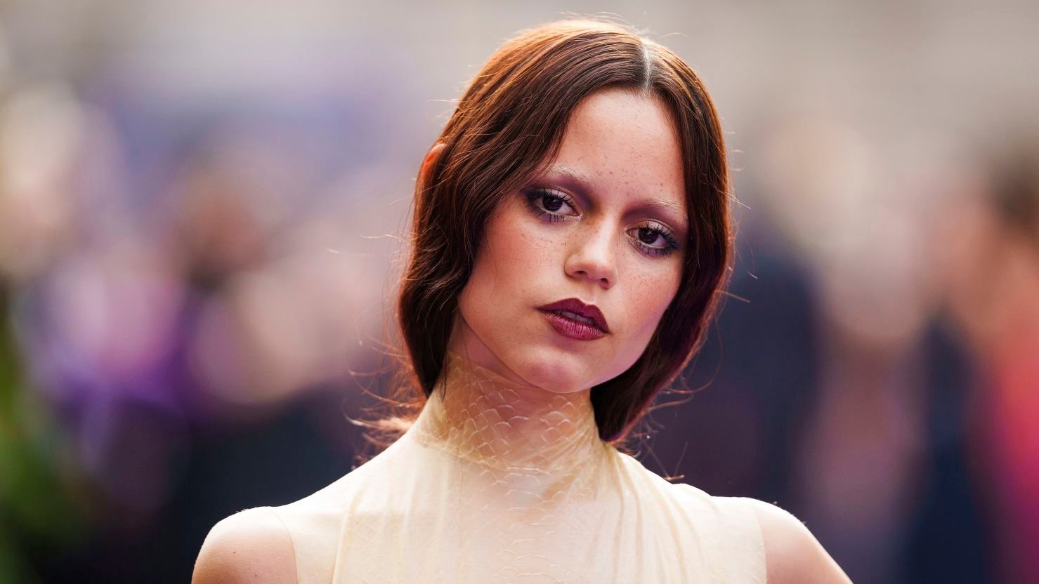 Gen Z’s Tired Girl Makeup Makes Dark Circles Look Chic