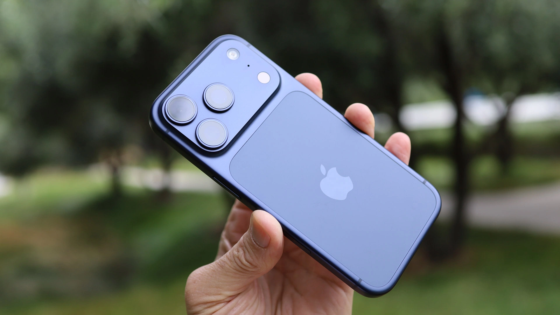 iPhone 18 Pro May Stick With Familiar Design, Big Power Boost
