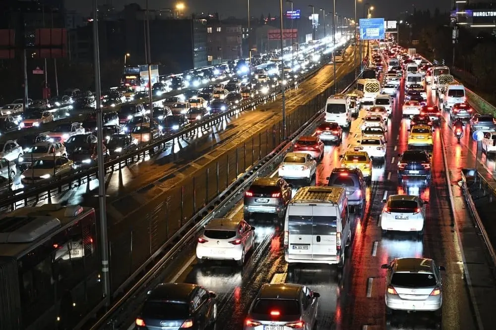 AI Dashboard Tracks Vehicle Pollution in Real Time